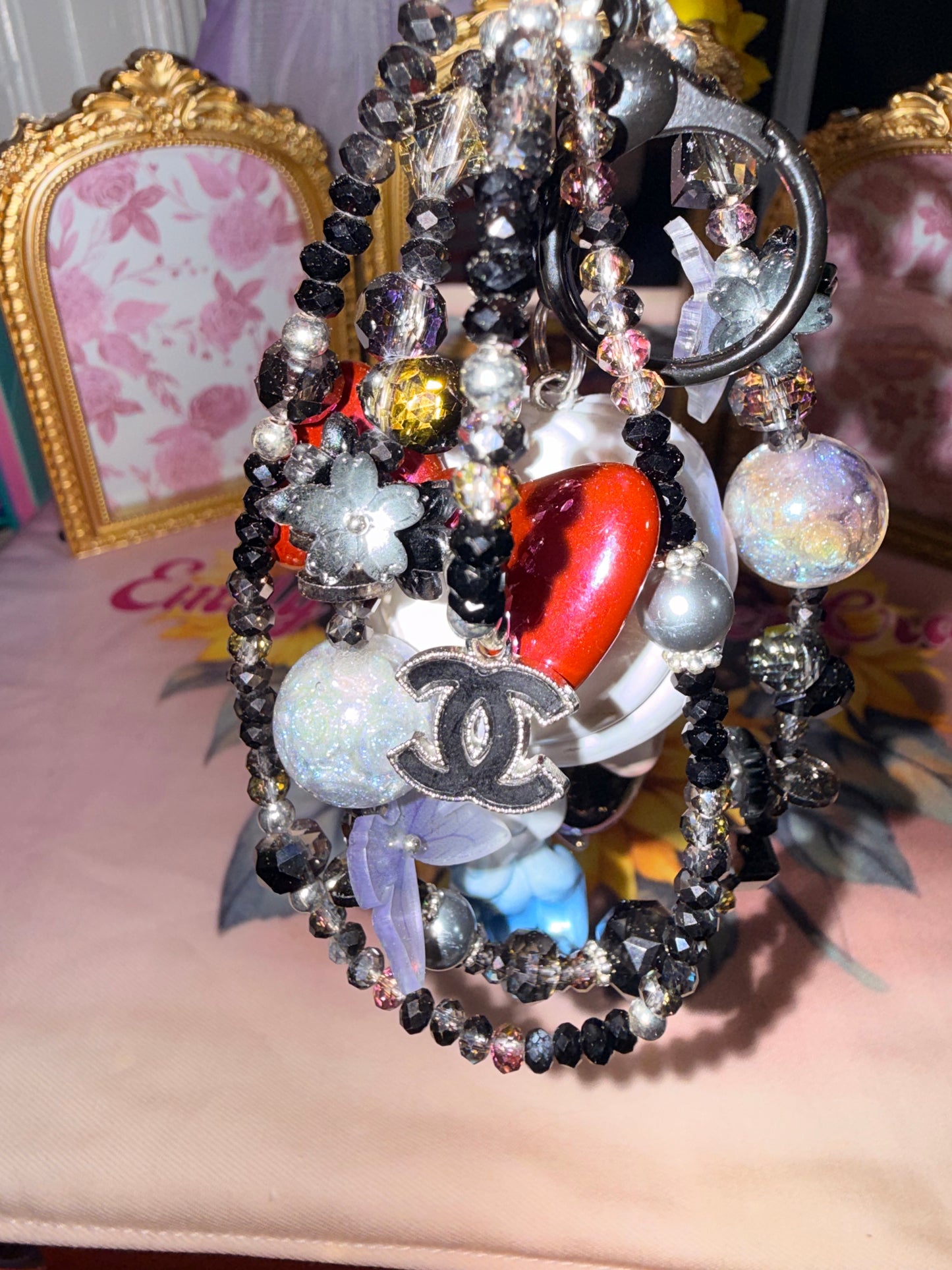 Bling It, Zip It, Charm It – Bag Charms, Keychains & Zipper Pulls That Pop! 💥🎉🪄