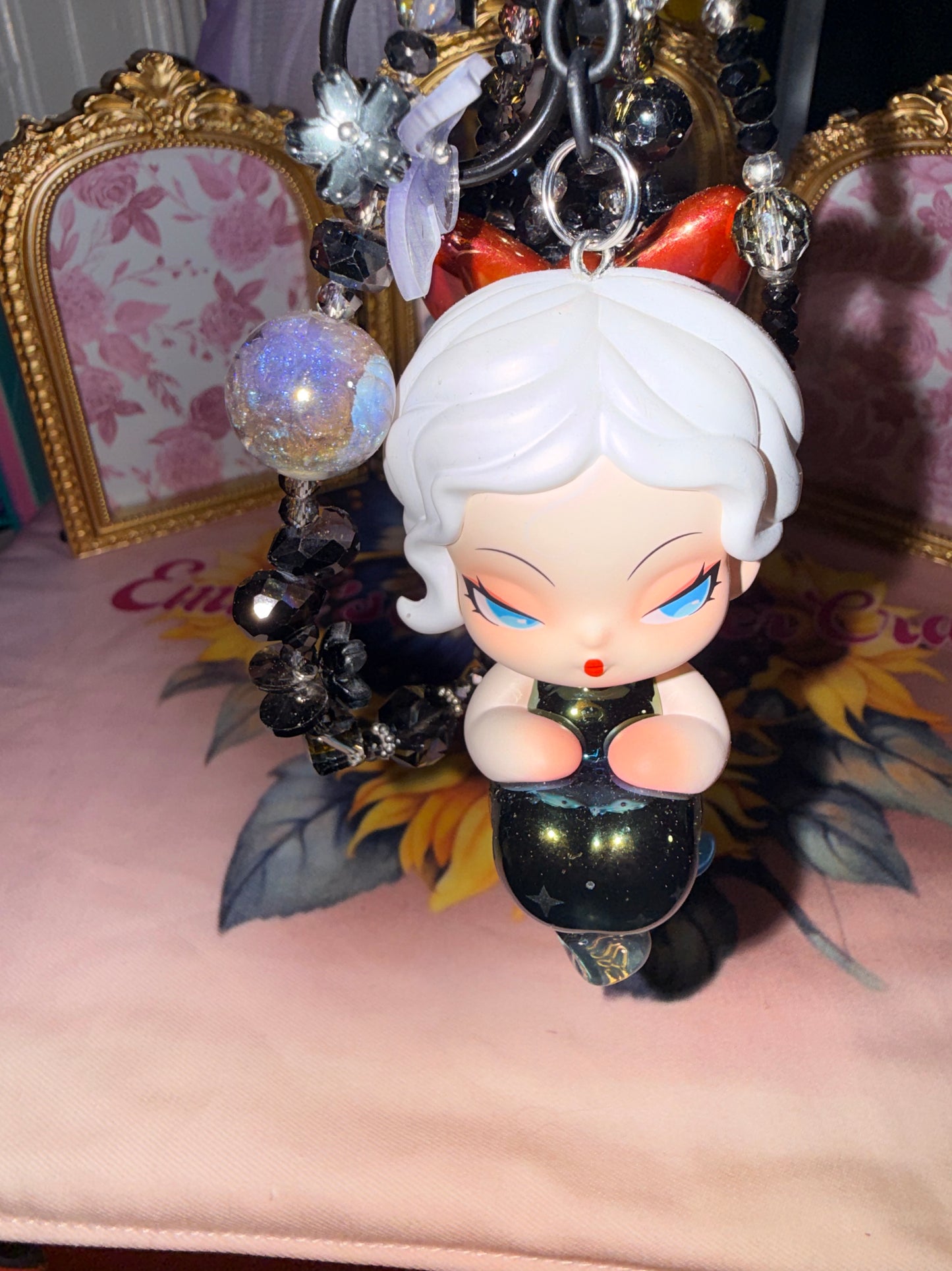 Bling It, Zip It, Charm It – Bag Charms, Keychains & Zipper Pulls That Pop! 💥🎉🪄
