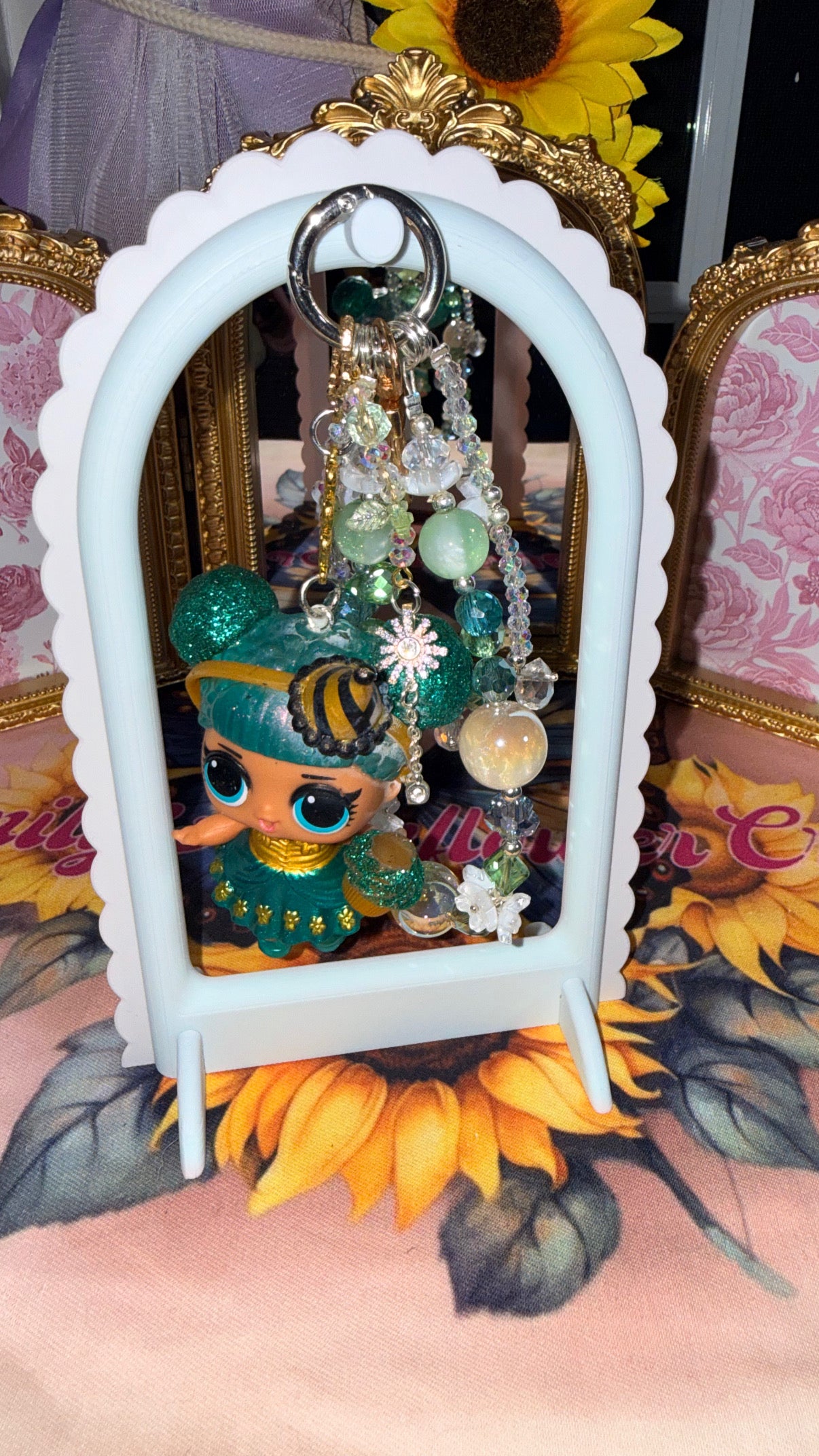 Bling It, Zip It, Charm It – Bag Charms, Keychains & Zipper Pulls That Pop! 💥🎉🪄