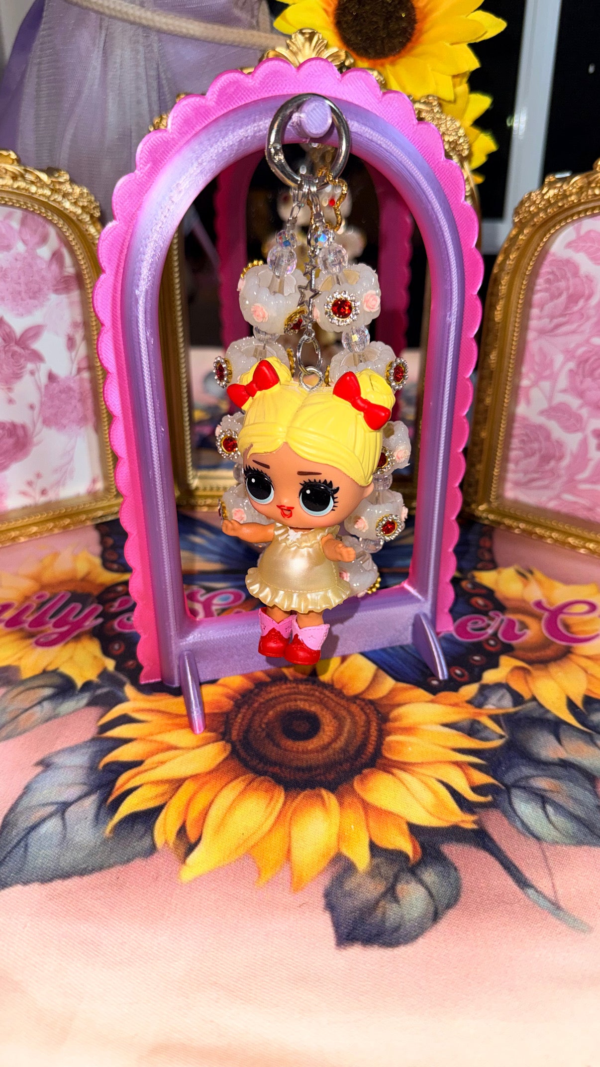 Bling It, Zip It, Charm It – Bag Charms, Keychains & Zipper Pulls That Pop! 💥🎉🪄