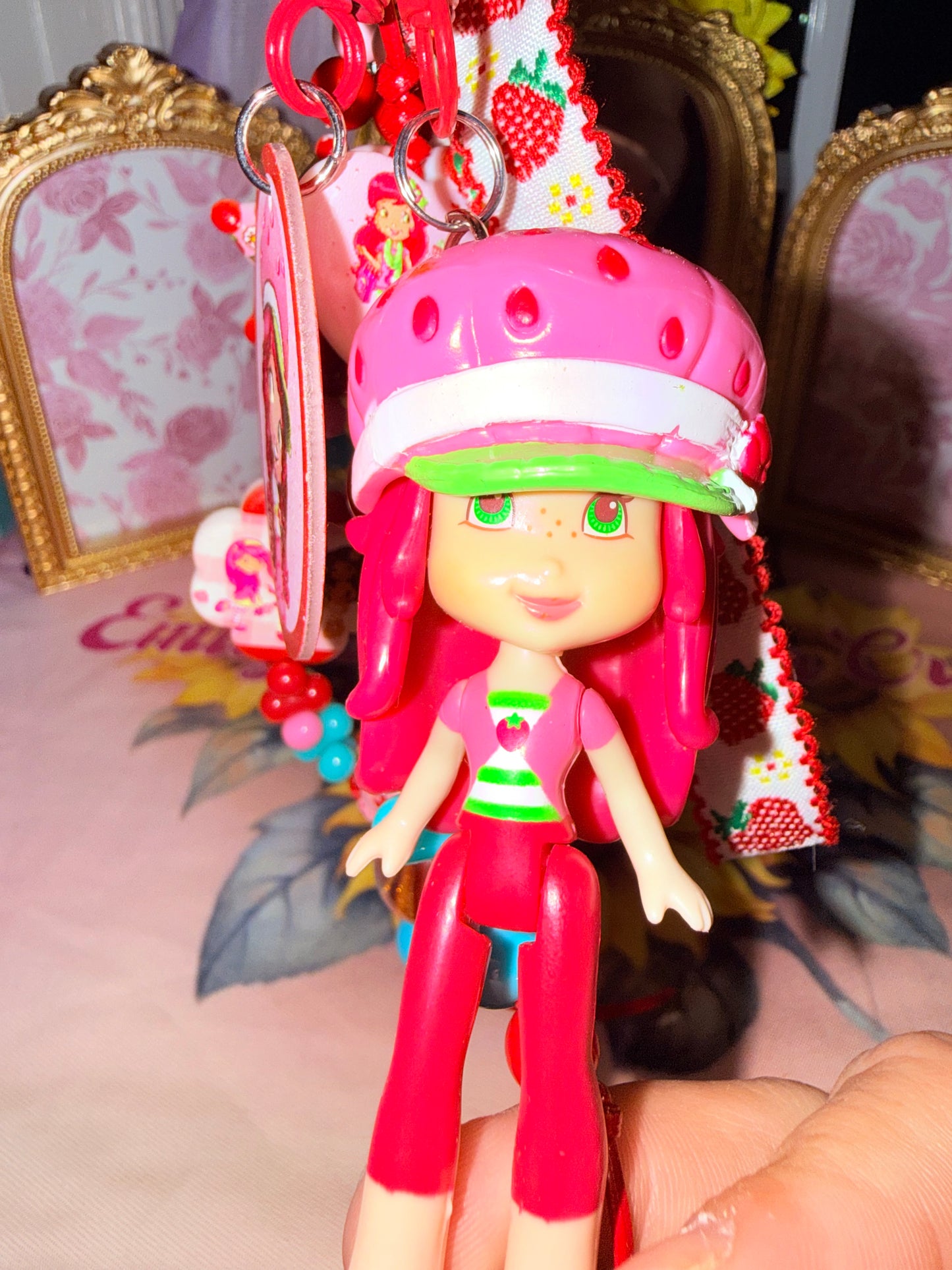 Bling It, Zip It, Charm It – Bag Charms, Keychains & Zipper Pulls That Pop! 💥🎉🪄