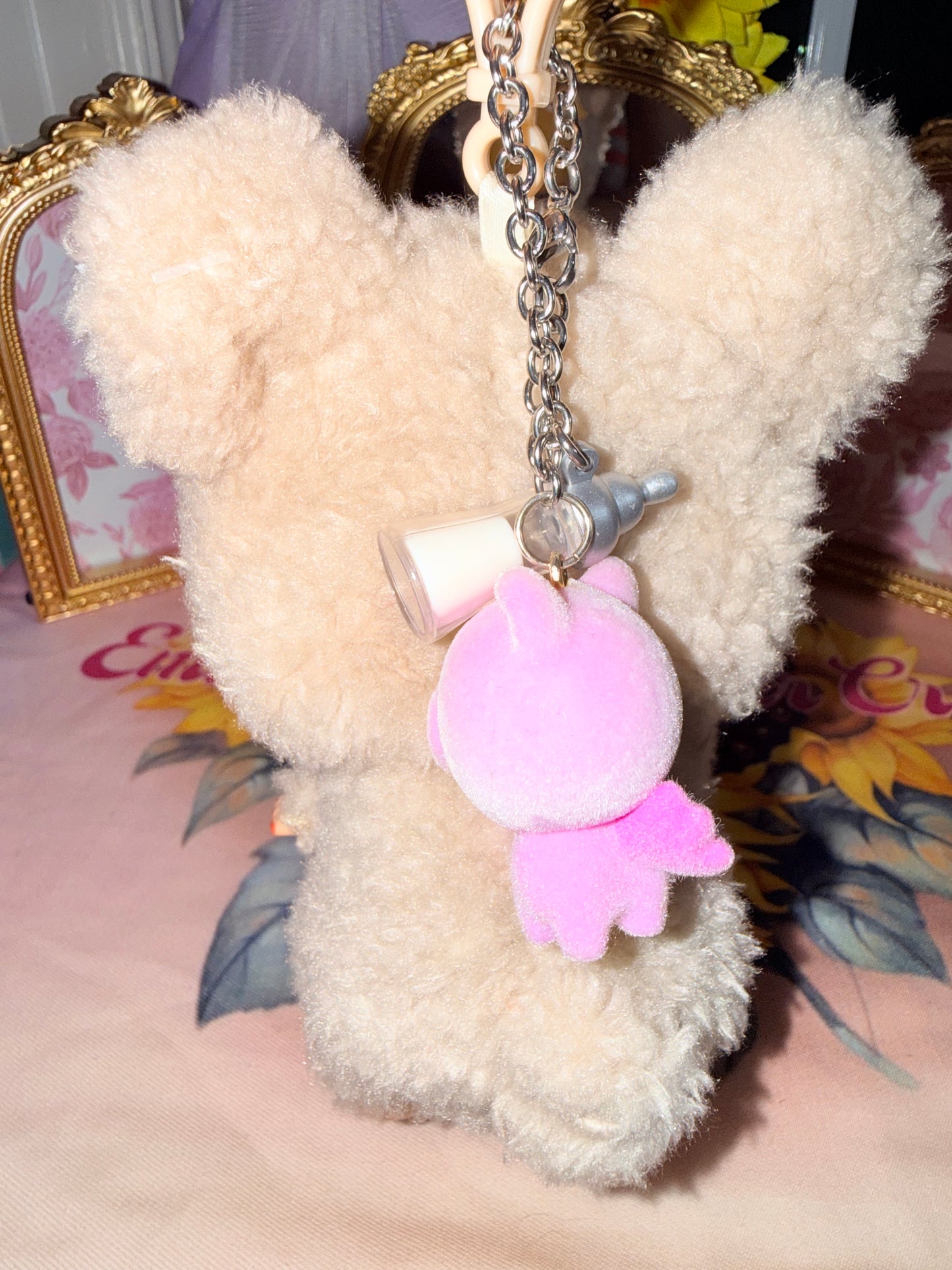 Bling It, Zip It, Charm It – Bag Charms, Keychains & Zipper Pulls That Pop! 💥🎉🪄